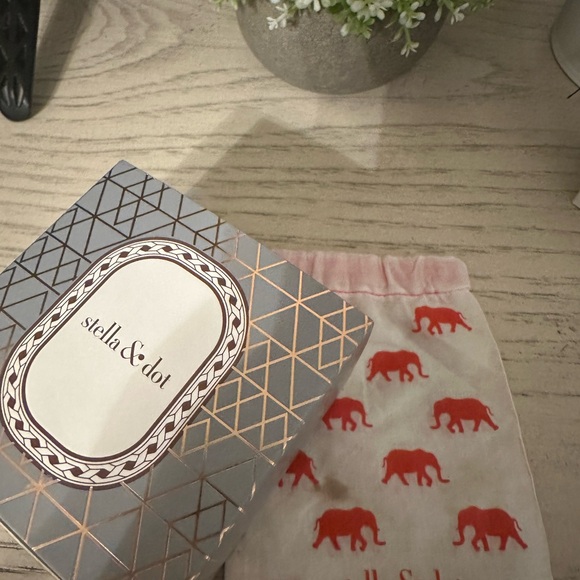 Stella & Dot Pyramid Tank Watch - Exotic Print NWT - Picture 6 of 6